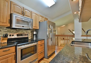 Park Forest Deer Trail Townhome: Hot Tub, On Shuttle Route