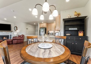 Park Pointe A302 - Community Pool/Hot tub!