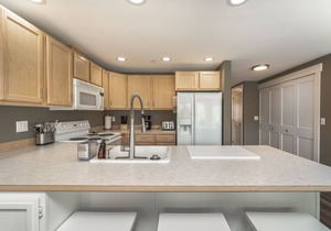Park Pointe B201 - Community Pool/Hot tub