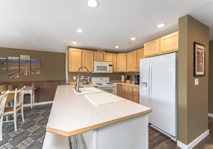 Park Pointe B201 - Community Pool/Hot tub