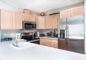 Park Pointe B301 - Community Pool/Hot tub