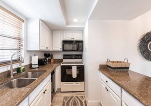 Park Shore Resort-Deluxe Condo 1st FloorBLDGE #134