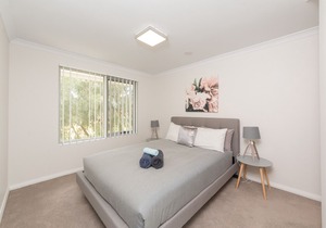 Parkview Suite 30 - Just minutes from entertainment precincts, shopping centres!