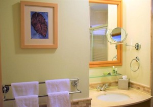 Parlor w Ocean & Lagoon view 2 guests + parking (E14)