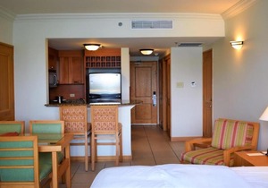Parlor w Ocean & Lagoon view 2 guests + parking (F11)