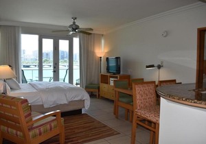 Parlor w Ocean & Lagoon view 2 guests + parking (F11)