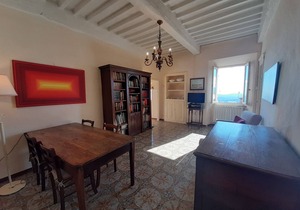 Part of a large house in the center of Monte Castelli Pisano