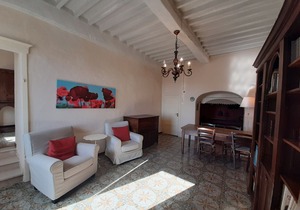 Part of a large house in the center of Monte Castelli Pisano