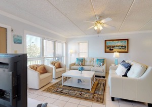 Partial ocean-view condo with WiFi, hot tub & pool - close to entertainment