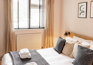 Pass the Keys | 74 Lightfoot Sleeps 2 Stylish & Modern home Hoole With parking