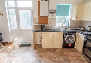 Pass the Keys | Central 2 bedroom home in Beeston
