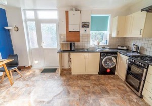 Pass the Keys Central 2 bedroom home in Beeston