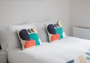 Pass the Keys Lovely 2-bed Glasgow Harbour with Parking and Views