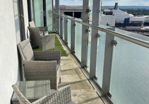 Pass the Keys Lovely 2-bed Glasgow Harbour with Parking and Views