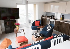 Pass the Keys Lovely New 1-bedroom Glasgow Harbour River View