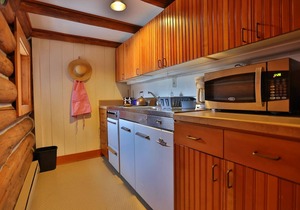 Peace And Serenity With Mountain Views On An Organic Cattle Ranch