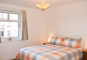 Peaceful 2 Bedroom Apartment in Edinburgh
