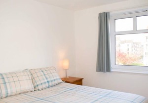 Peaceful 2 Bedroom Apartment in Edinburgh