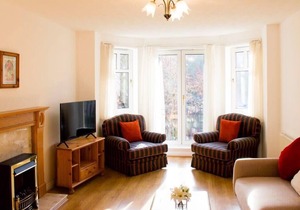 Peaceful 2 Bedroom Apartment in Edinburgh