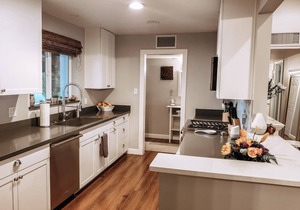 Peaceful 3BR Arcadia abode; views of Camelback Mountain