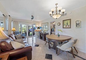 Peaceful condo with two pools/steps to beach and food