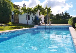 Peaceful Cottage in La Joya with Private Pool