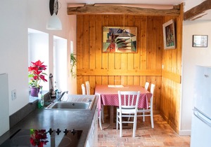 Peaceful Gîte for 6 near La Flèche Zoo with Garden, BBQ, and WiFi