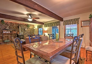 Peaceful Home with Deck Near Lake Wallenpaupack!