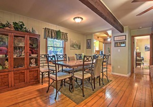 Peaceful Home with Deck Near Lake Wallenpaupack!