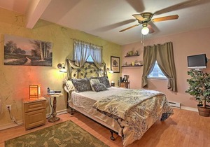 Peaceful Home with Deck Near Lake Wallenpaupack!