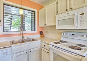 Peaceful Paradise! Spacious Condo, Full Kitchen, Wifi, Flat Screens-Kaha Lani 108
