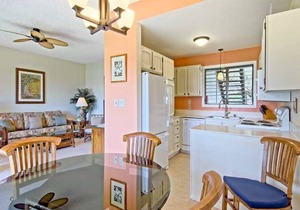 Peaceful Paradise! Spacious Condo, Full Kitchen, Wifi, Flat Screens-Kaha Lani 108