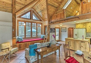 Peaceful Shasta Cascade Getaway on 15-Acre Ranch!