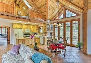 Peaceful Shasta Cascade Getaway on 15-Acre Ranch!