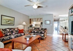 Pelican Cove 5 - Anna Maria Island - Condo 2 Bedroom/2 Bath beach side,.