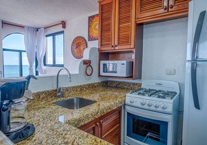 Penthouse perfection! Spectacular view of the ocean, perfect for a couple!