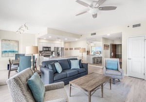 Penthouse Unit ~ Lockout Style ~Private Foyer ~ Gulf Views