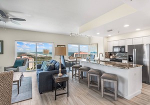 Penthouse Unit ~ Lockout Style ~Private Foyer ~ Gulf Views