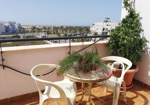 Penthouse with sea views in Playa Serena