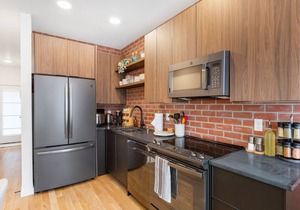 Perch - Marion Manor 16: Modern Townhome 10 mins from Seattle U & Swedish