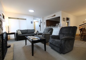 Perfect Central Location - Walk to Lifts! 10% discount for 7 nts or more stay.