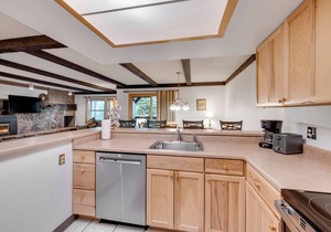 Perfect Downtown Retreat with ALL NEW APPLIANCES AS OF FALL 2025!