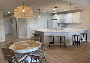 Perfect Location! Newly Remodeled- 2021 Condo right in the heart of Osage Beach