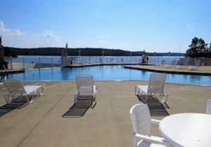 Perfect Location! Newly Remodeled- 2021 Condo right in the heart of Osage Beach