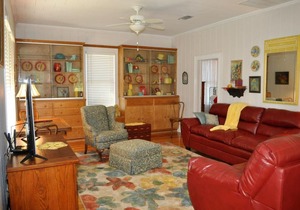 Perfect Place for a Reunion ~ Cozy Corner ~ One Block East Of Llano Square