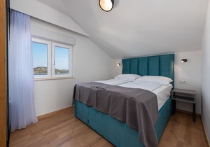"Perfect runaway"in a quiet bay with sea view and pool relaxing area-app 7(for6)