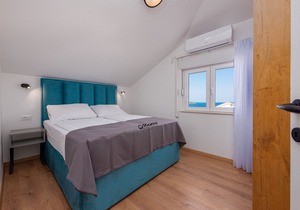 "Perfect runaway"in a quiet bay with sea view and pool relaxing area-app 7(for6)