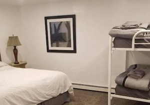 Pet Friendly 3bd/2ba city retreat & Waffles