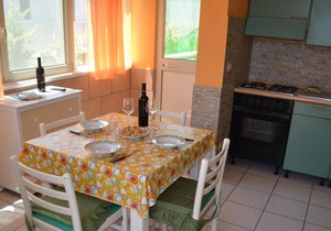 Pet-friendly Apartment Bilo per 4 a Torre Dell Orso PT02 with A/C & Balcony