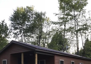 Pet Friendly Beautiful Tiny House Cabin in Inlet, NY (Adirondack Mountains)